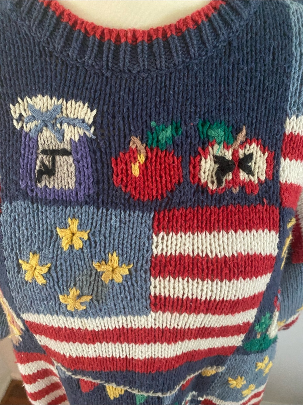 Northern Isles XL knitted by hand 4th of July sweater - Picture 5 of 11